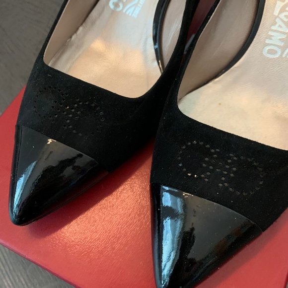 SALVATORE FERRAGAMO POINTY SUEDE PUMPS SIZE 7 C - Picture 2 of 14